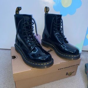 Dr Martens 1460 womens patent leather boots